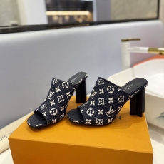 Louis Vuitton Slippers